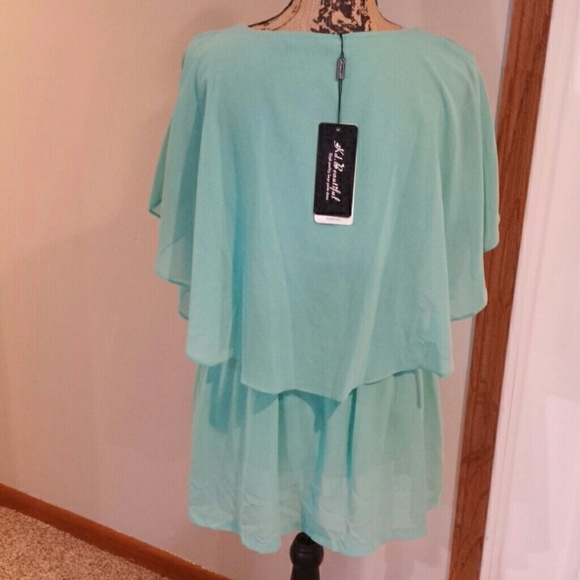 Dress - Picture 3 of 4